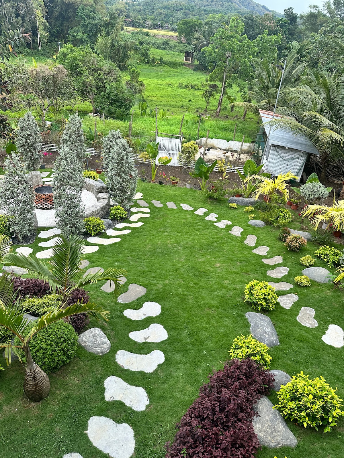 Casa Vida Garden & Grounds 2